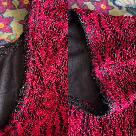 Vintage C.J. Elliot Crochet Lace Red Short-Sleeve Midi Dress Size 8 - Picture 7 of 9